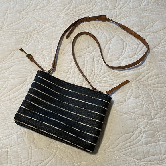 Fossil Cross Body Purse - Picture 2 of 4